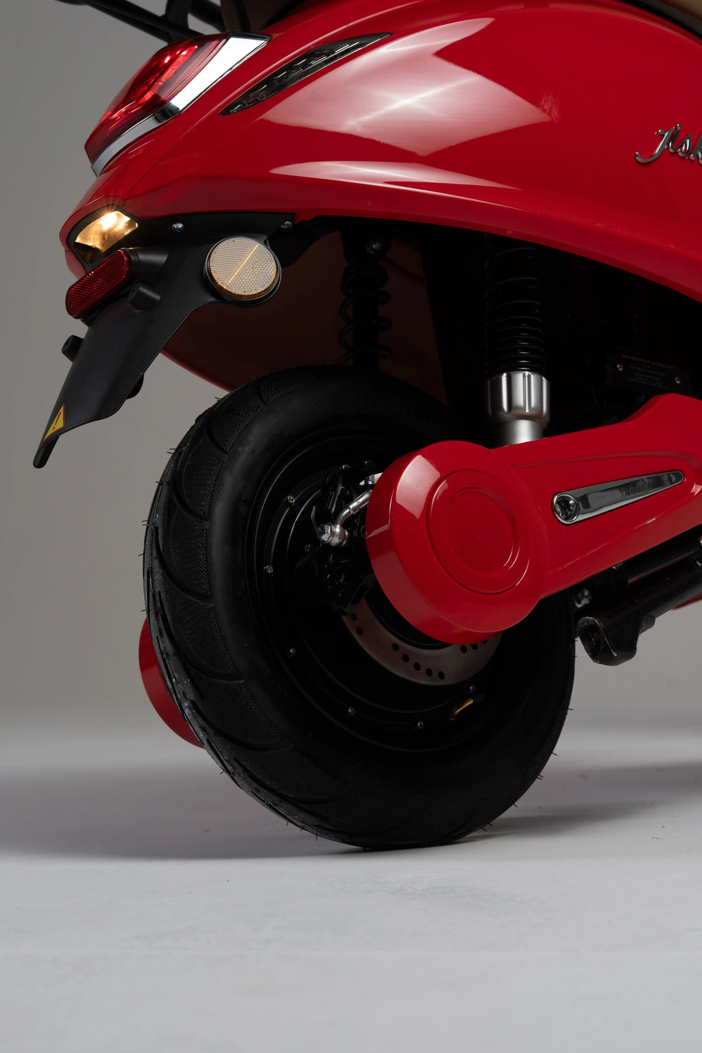 color:red | Jiskra Rosa červený elektroskútr zadní kolo brzdy ABS CBS systém