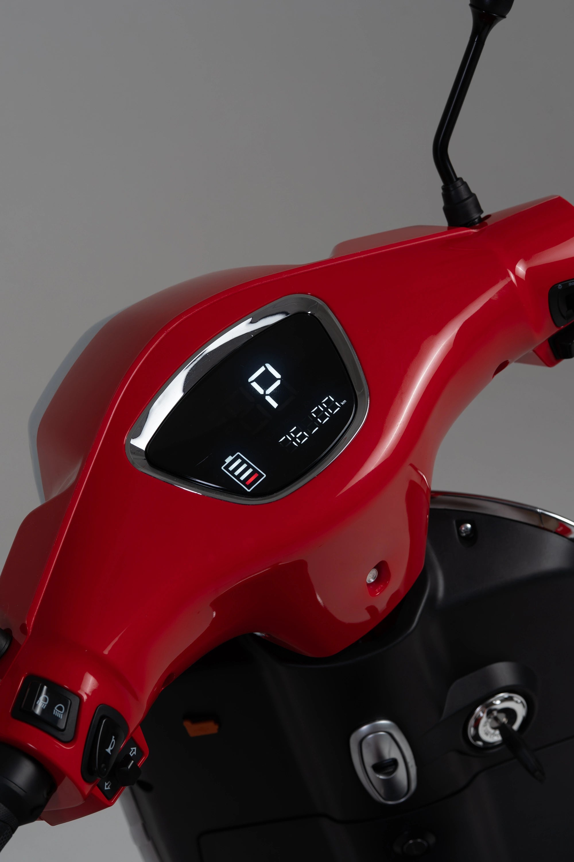 color:red | Jiskra Rosa červený elektroskútr řídítka tachometr LCD displej ovládání